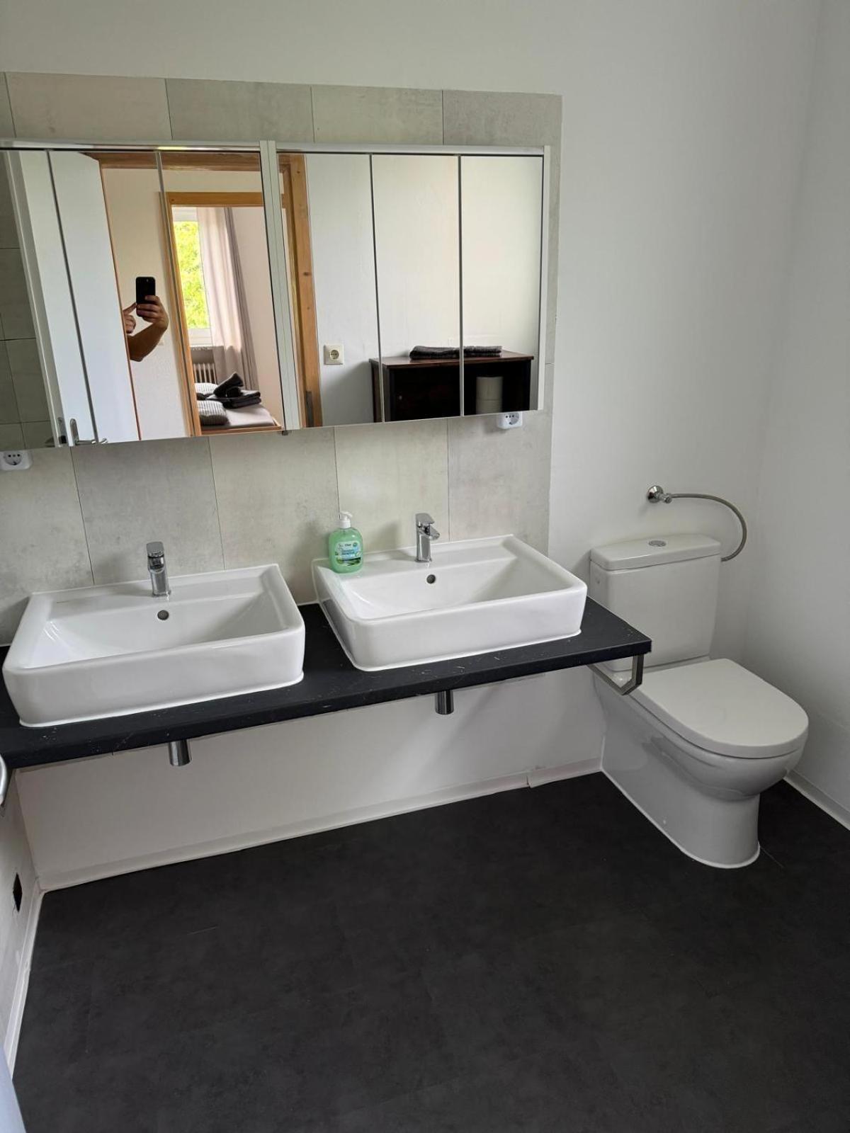 Ferienwohnung "Jumbo" In Coburg ! - 100Mq Im Og1 Mit Privatparkplatz & Balkon Luaran gambar