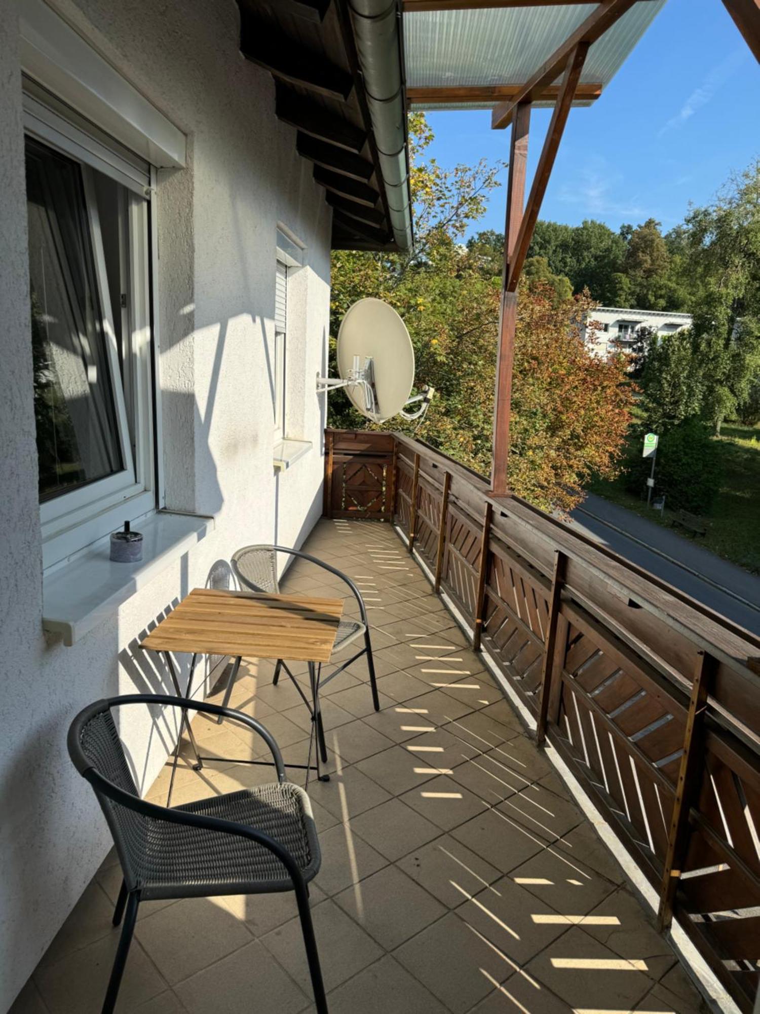 Ferienwohnung "Jumbo" In Coburg ! - 100Mq Im Og1 Mit Privatparkplatz & Balkon Luaran gambar