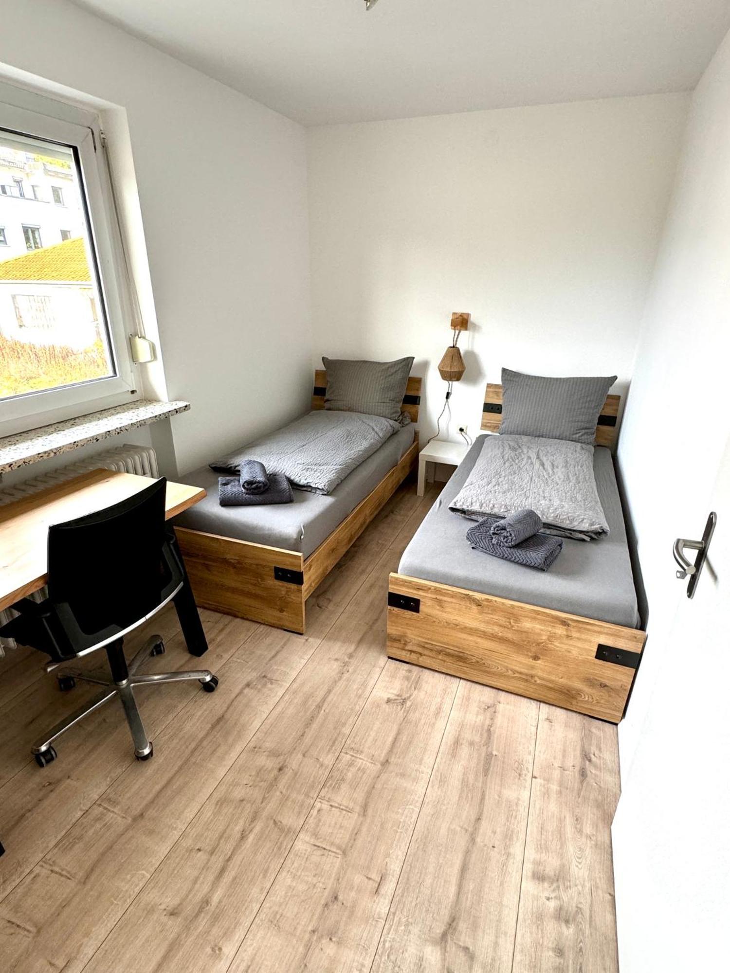 Ferienwohnung "Jumbo" In Coburg ! - 100Mq Im Og1 Mit Privatparkplatz & Balkon Luaran gambar